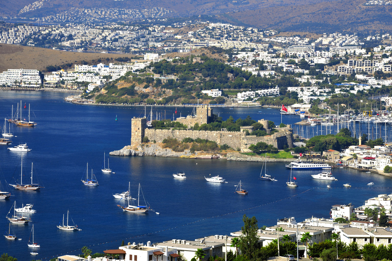 castle-of-st-peter-coast-bodrum-turkey-1.jpg